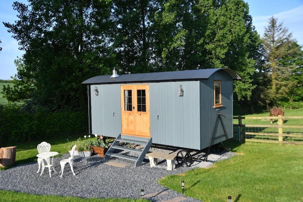 The Shepherds Hut Carmarthen Exterior photo